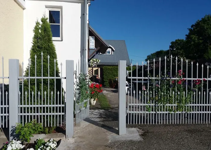 Sunrise Majutus 宾馆 派尔努